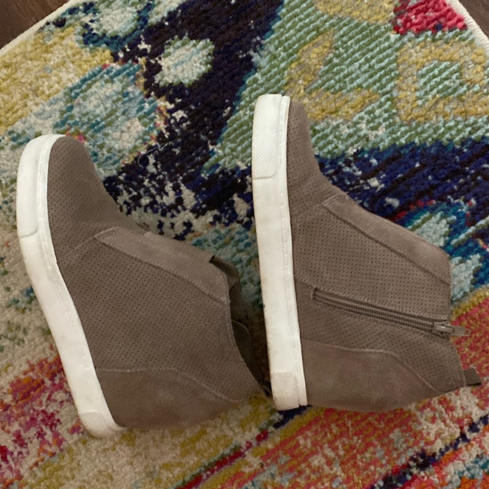 Steve Madden suede wedges size 7.5-$15